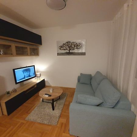 Apartman Luka Zagreb Buitenkant foto